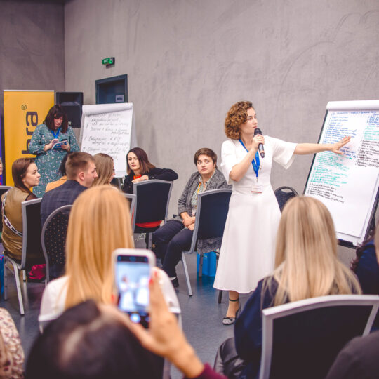 https://conference.call-centers.com.ua/wp-content/uploads/2025/07/VZR4899-540x540.jpg
