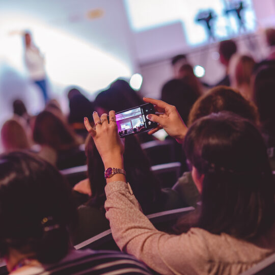 https://conference.call-centers.com.ua/wp-content/uploads/2025/07/VZR7677-540x540.jpg